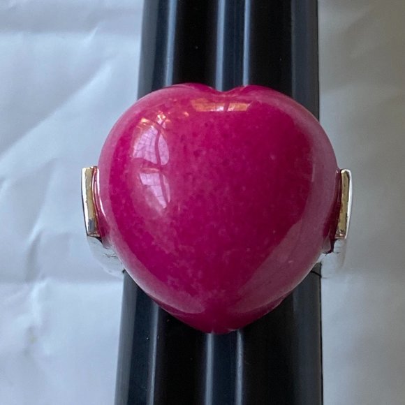 Rich Deep Pink Heart Silvertone Ring  NEW - Picture 3 of 7
